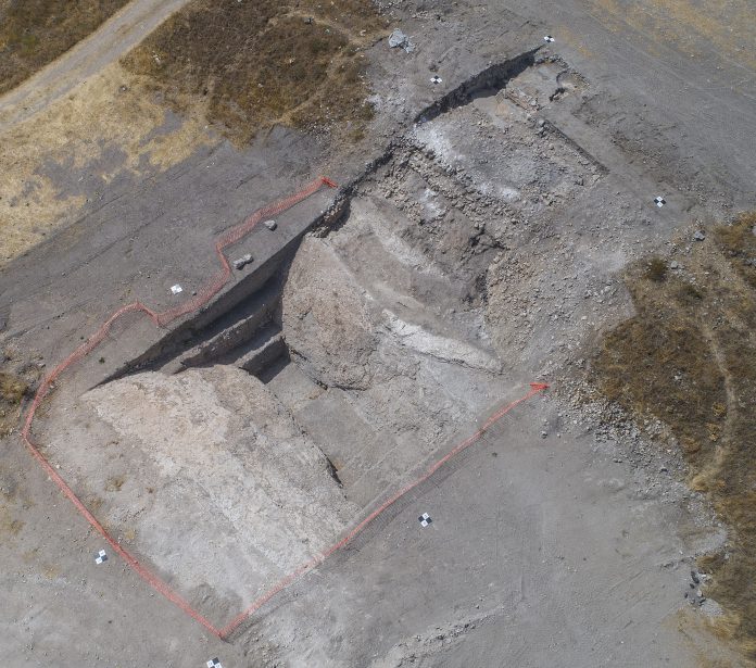 san-miguel-de-bernuy-yacimiento-los-sampedros-02-Vista-area-excavacion-muralla-y-rampa-Los-Sampedros-696x615.jpg
